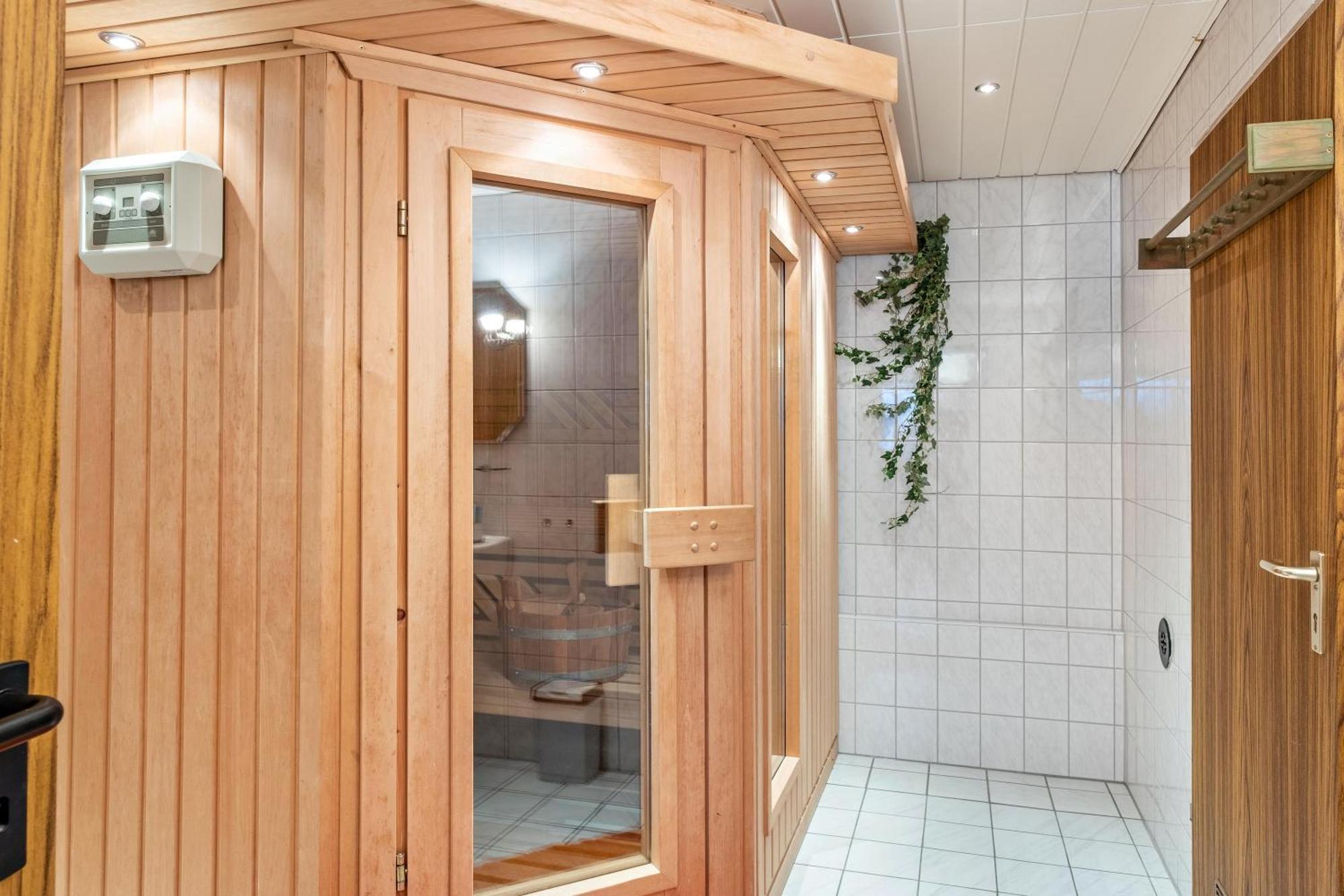 Ferienwohnung Bei Franka Mit Sauna フライブルク エクステリア 写真